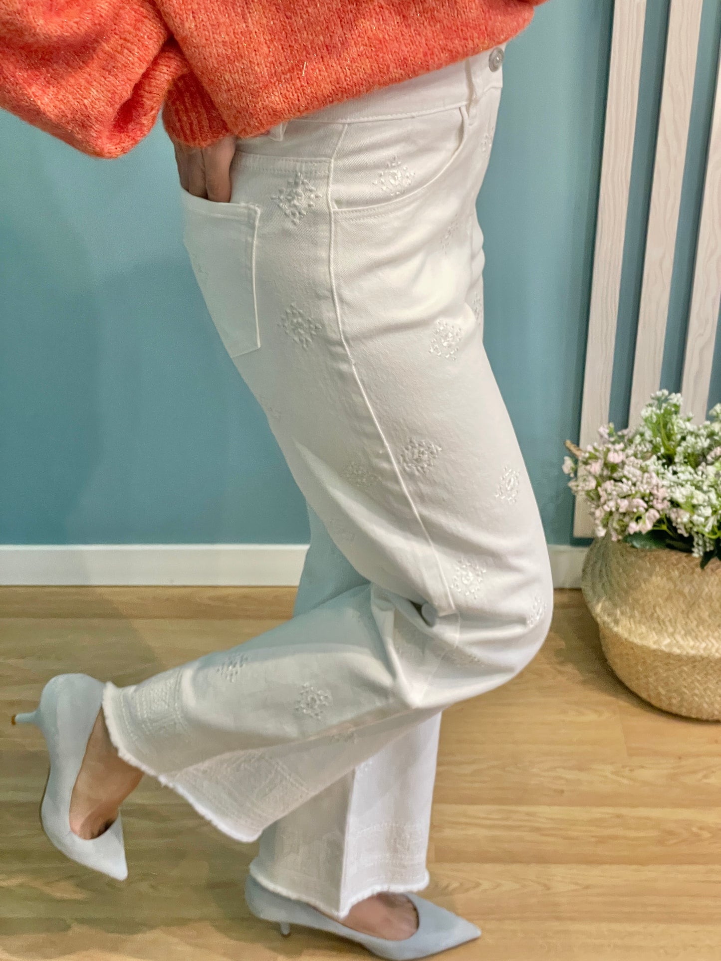 White Chic Jeans
